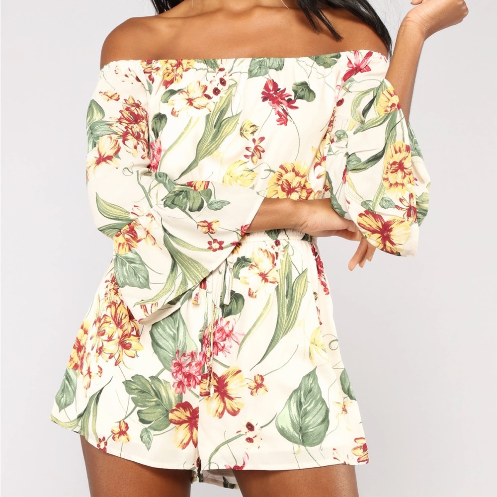 Fashion nova Belize tropical romper - Picture 4 of 5